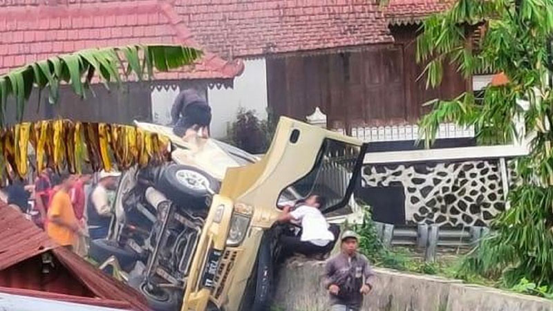 Kecelakaan Maut Elf Rombongan Wisata di Tawangmangu Tewaskan Lima Penumpang